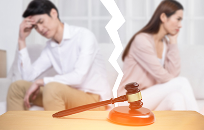 离婚后子女的抚养者可以起诉对方的探望权吗？